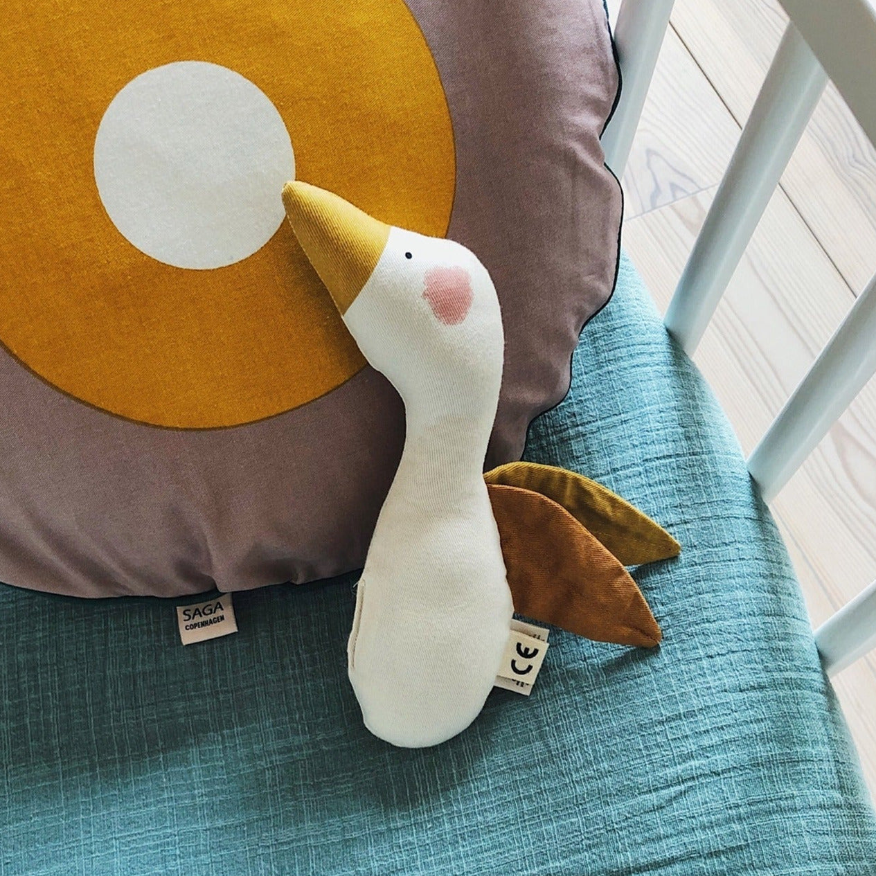 Rattle with Crinkle Leaves - Goose