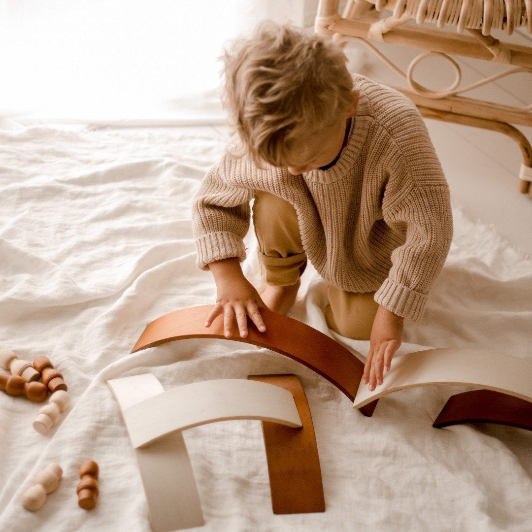 Qtoys Two Tone Arch Set with Matching Peg Dolls