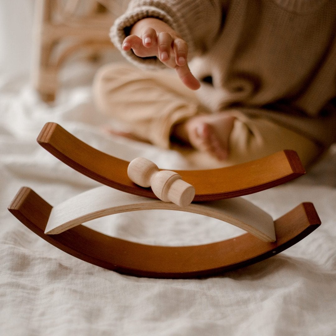 Qtoys Two Tone Arch Set with Matching Peg Dolls