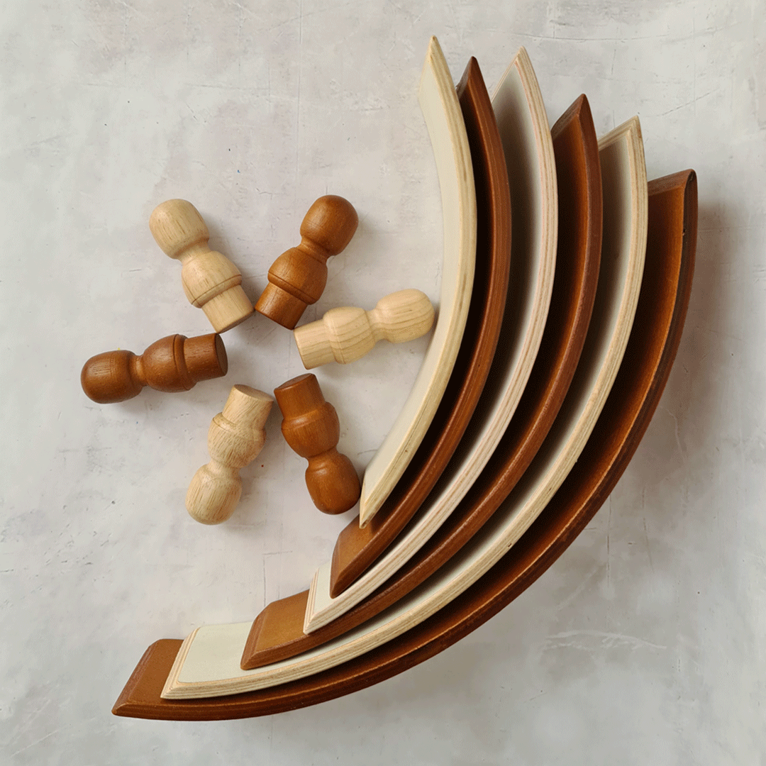 Qtoys Two Tone Arch Set with Matching Peg Dolls