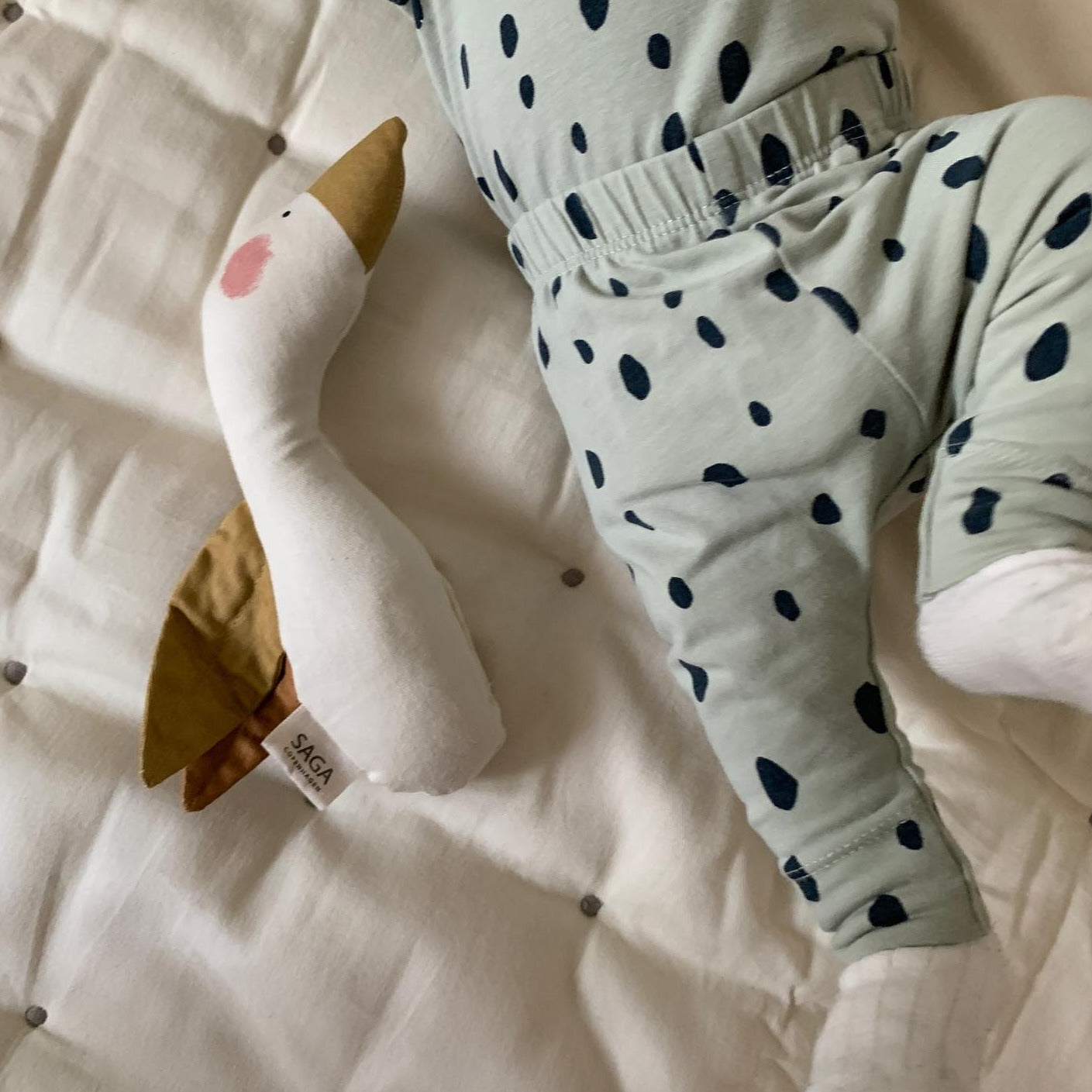 Rattle with Crinkle Leaves - Goose