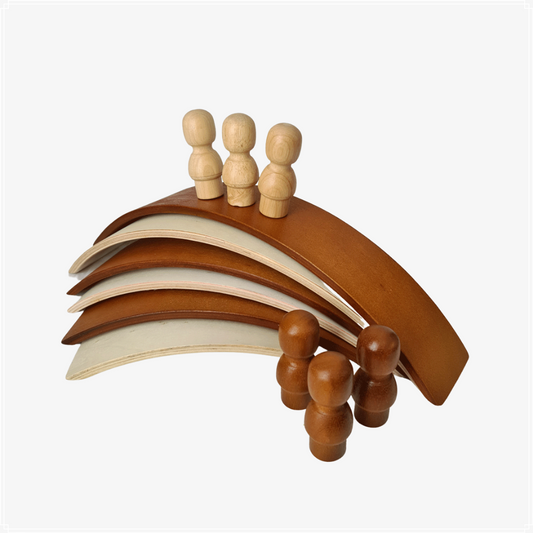 Qtoys Two Tone Arch Set with Matching Peg Dolls